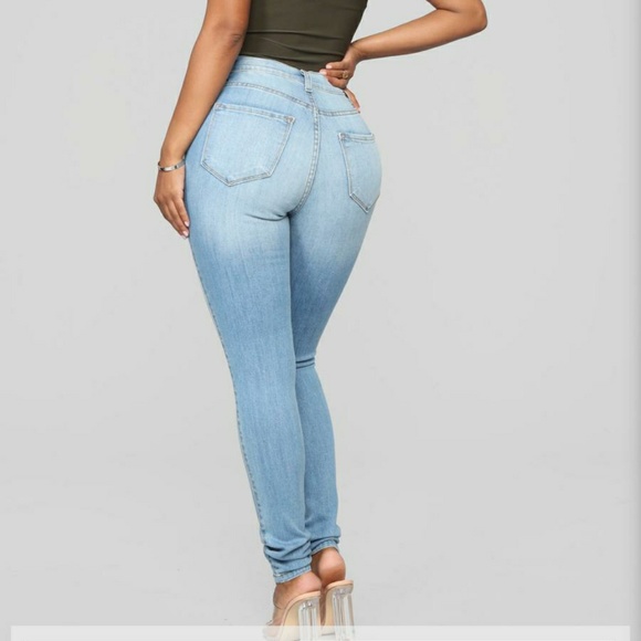 Fashion Nova classic high waisted jeans - Picture 2 of 5
